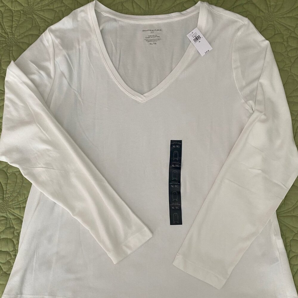 Banana Republic NWT Women's Long Sleeve V neck Timeless Tee White XL